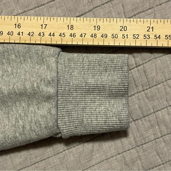 DISNEY Tokyo Resort Mickey Mouse Hoodies Sweatshirt Size Small - Picture 7 of 8